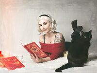 Luxlo Cosplay - Sabrina