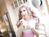 Luxlo Cosplay - Strawberry Valentines
