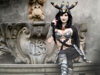 Luxlo Cosplay - Umberon