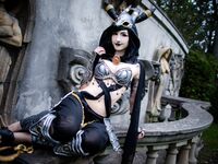 Luxlo Cosplay - Umberon