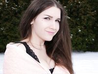 ASMR KittyKlaw, snow