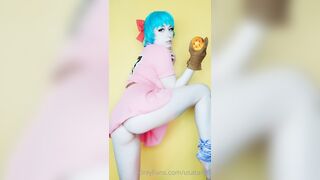Usatame Bulma OF Selfies